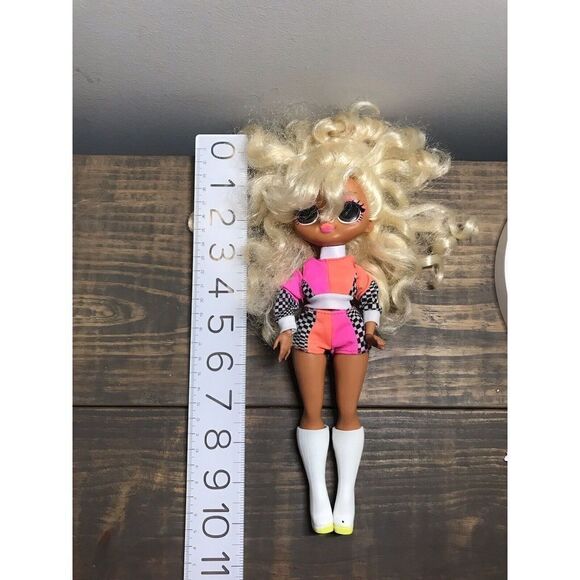 2019 MGA Lol Surprise Speedster Lights OMG Fashion Doll 9in - Picture 6 of 6